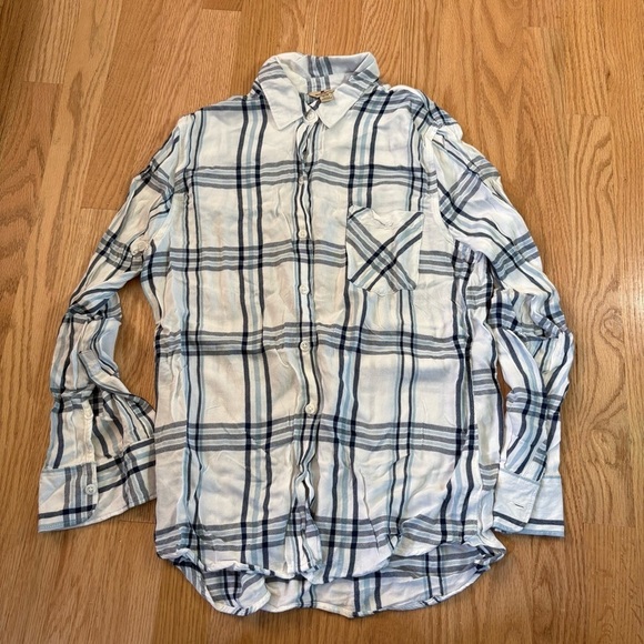 Woolrich Blue Plaid Rayon Button Down Shirt Medium Women’s Pocket - Picture 2 of 5